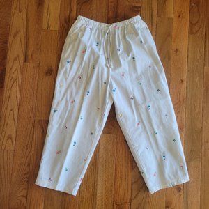 Denim & Company Embroidered Flowers White Pants Size M